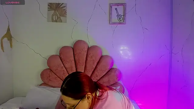 Snapshot of NiickyJones chatting on 02-17-26, 10:49 NiickyJones online show from 02-17-26, 10:49