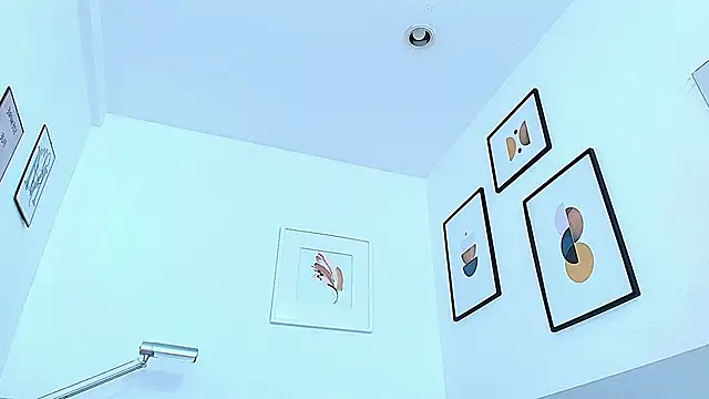 littlee emilyy  online show from 12-22-24, 03:44