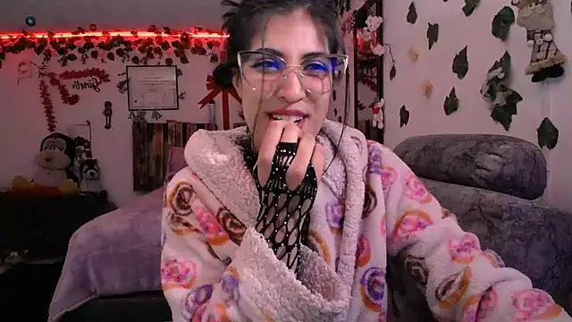 azahar  ziiz online show from 12-19-24, 12:24