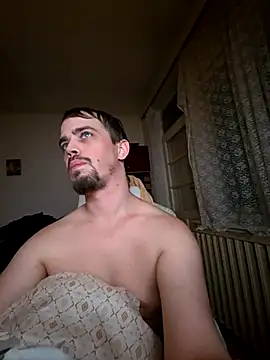 Snapshot of Coolhunwow chatting on 10-31-25, 03:07 Coolhunwow online show from 10-31-25, 03:07