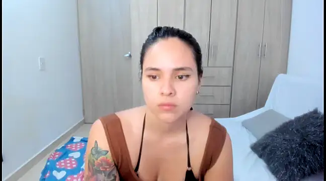 Snapshot of Hana_Zurah chatting on 01-30-25, 10:51 Hana Zurah online show from 01-30-25, 10:51