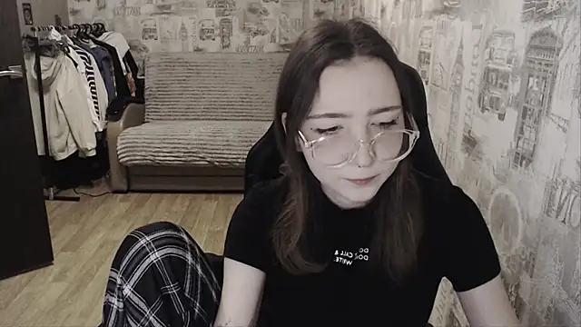 Snapshot of AmeliaKamishiro chatting on 01-08-25, 02:03 AmeliaKamishiro online show from 01-08-25, 02:03