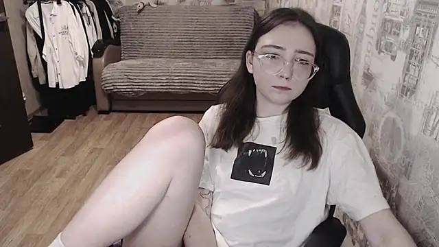 Snapshot of AmeliaKamishiro chatting on 03-13-25, 03:06 AmeliaKamishiro online show from 03-13-25, 03:06