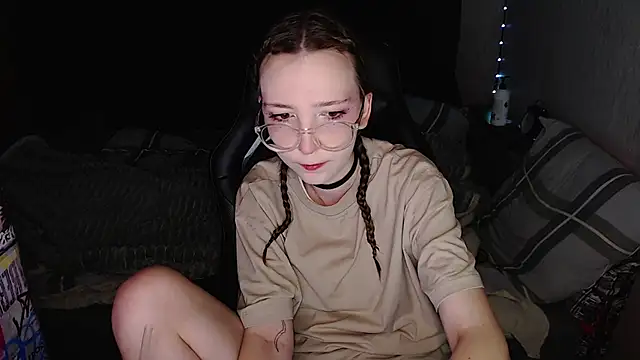 AmeliaKamishiro online show from 11-14-25, 01:37