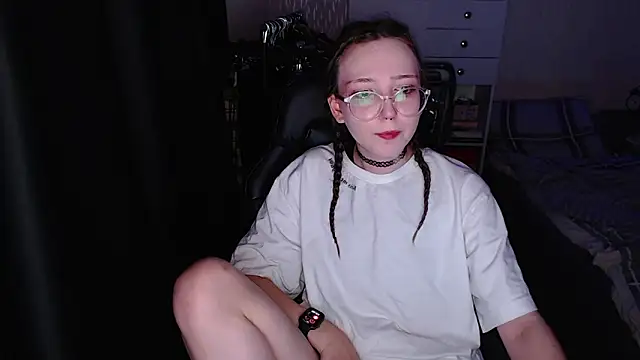 AmeliaKamishiro online show from 11-19-25, 03:06