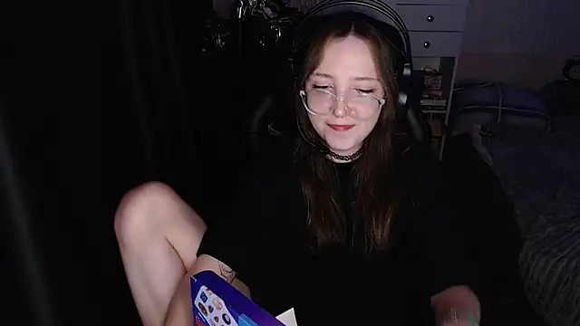 AmeliaKamishiro online show from 11-30-25, 01:04