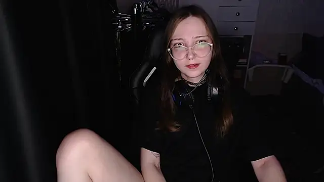 AmeliaKamishiro online show from 12-04-25, 01:48