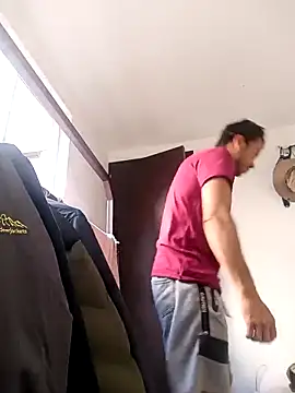 Snapshot of cachorro0527 chatting on 02-26-26, 01:32 cachorro0527 online show from 02-26-26, 01:32