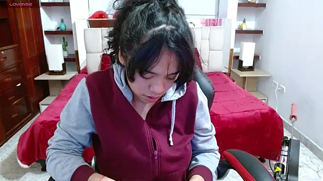 laureentt  online show from 02-22-25, 09:45