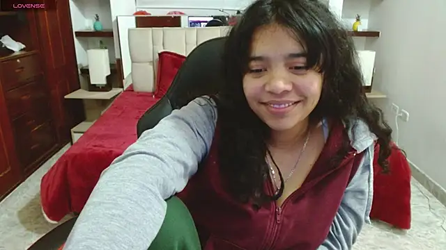 laureentt  online show from 03-08-25, 07:05