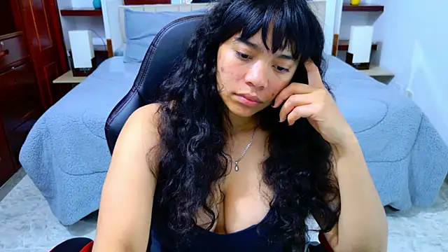 laureentt  online show from 11-05-25, 03:06