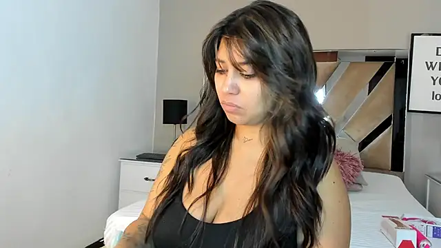 sharlott18 online show from 12-21-24, 10:50