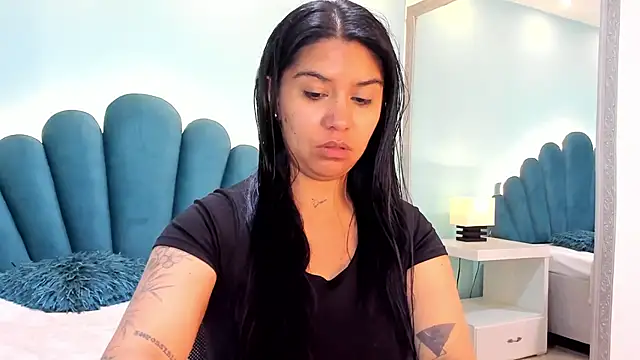 sharlott18 online show from 11-06-25, 01:45