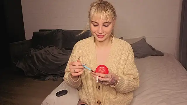 Snapshot of Ashley-Urban chatting on 02-11-26, 04:17 Ashley-Urban online show from 02-11-26, 04:17