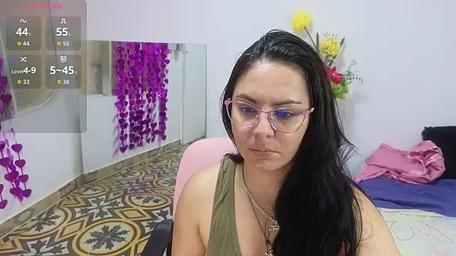 Snapshot of lovely_trix chatting on 09-16-25, 02:51 lovely trix online show from 09-16-25, 02:51