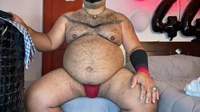 Latino bigcock online show from 12-17-25, 06:03