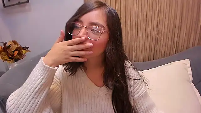 Snapshot of Eva_Macalliter chatting on 12-18-24, 03:26 Eva Macalliter online show from 12-18-24, 03:26