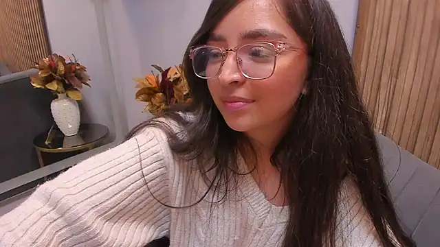 Snapshot of Eva_Macalliter chatting on 12-18-24, 09:36 Eva Macalliter online show from 12-18-24, 09:36