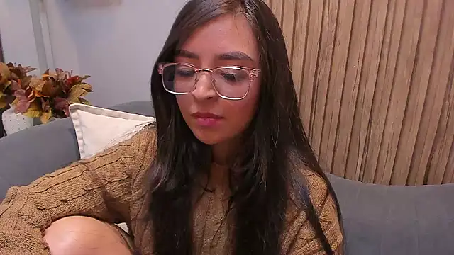 Snapshot of Eva_Macalliter chatting on 12-21-24, 06:30 Eva Macalliter online show from 12-21-24, 06:30