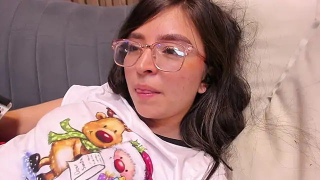 Snapshot of Eva_Macalliter chatting on 12-24-24, 04:19 Eva Macalliter online show from 12-24-24, 04:19