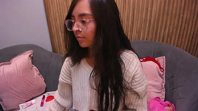 Snapshot of Eva_Macalliter chatting on 12-27-24, 04:15 Eva Macalliter online show from 12-27-24, 04:15