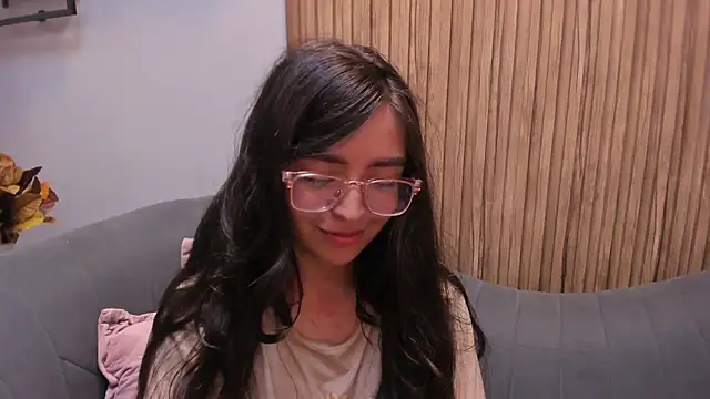 Snapshot of Eva_Macalliter chatting on 01-04-25, 09:21 Eva Macalliter online show from 01-04-25, 09:21