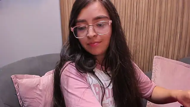 Snapshot of Eva_Macalliter chatting on 01-08-25, 11:54 Eva Macalliter online show from 01-08-25, 11:54