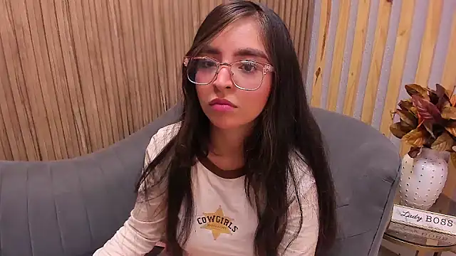 Snapshot of Eva_Macalliter chatting on 02-01-25, 03:08 Eva Macalliter online show from 02-01-25, 03:08