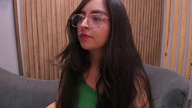 Snapshot of Eva_Macalliter chatting on 02-08-25, 03:08 Eva Macalliter online show from 02-08-25, 03:08