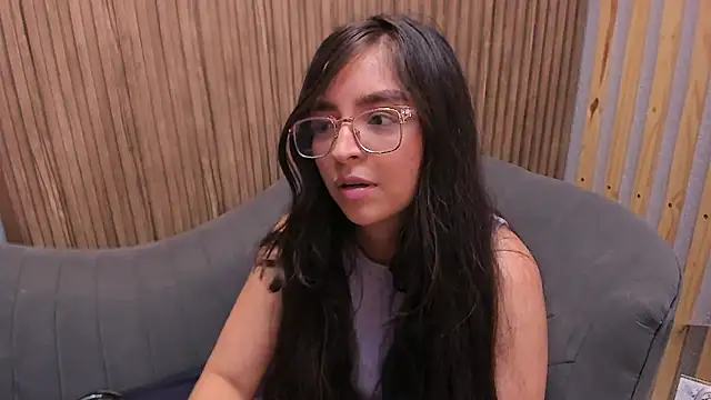 Snapshot of Eva_Macalliter chatting on 02-09-25, 09:37 Eva Macalliter online show from 02-09-25, 09:37