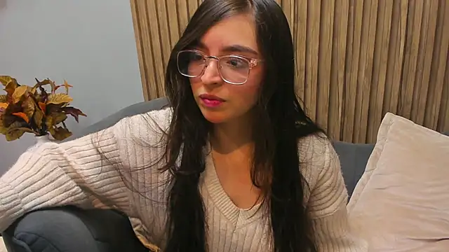 Snapshot of Eva_Macalliter chatting on 03-21-25, 04:06 Eva Macalliter online show from 03-21-25, 04:06