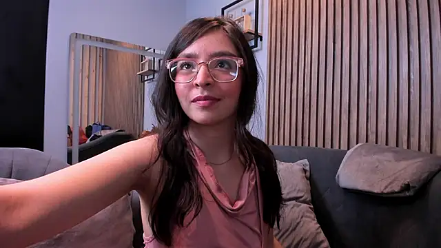 Snapshot of Eva_Macalliter chatting on 09-20-25, 11:33 Eva Macalliter online show from 09-20-25, 11:33