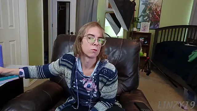 Linzy 19 online show from 01-08-25, 06:41