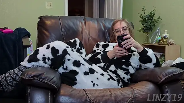 Linzy 19 online show from 01-12-25, 03:17