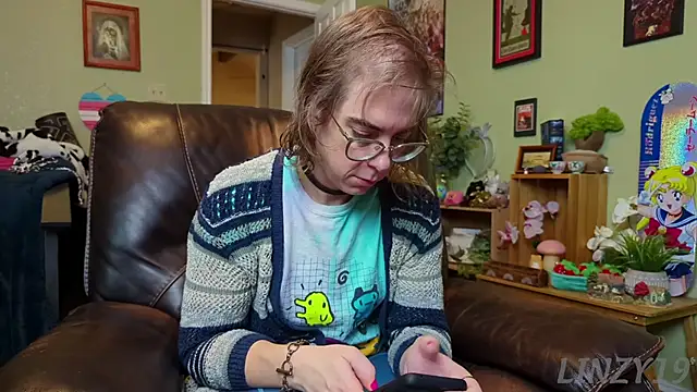 Linzy 19 online show from 01-28-25, 04:41