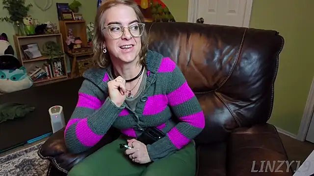 Linzy 19 online show from 02-14-25, 03:33