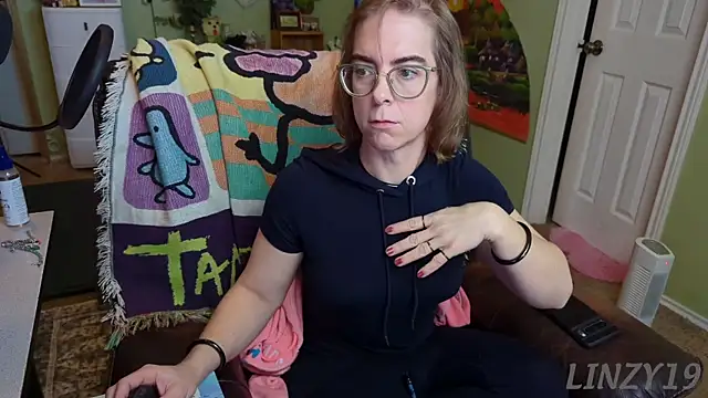 Linzy 19 online show from 02-16-25, 06:43