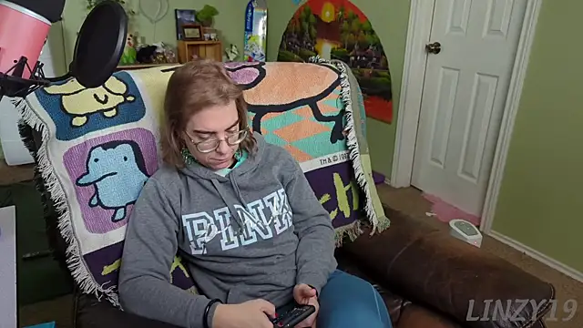 Linzy 19 online show from 02-21-25, 05:20