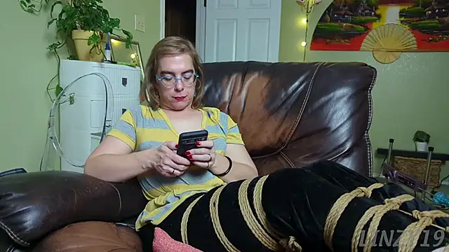 Linzy 19 online show from 09-14-25, 03:38