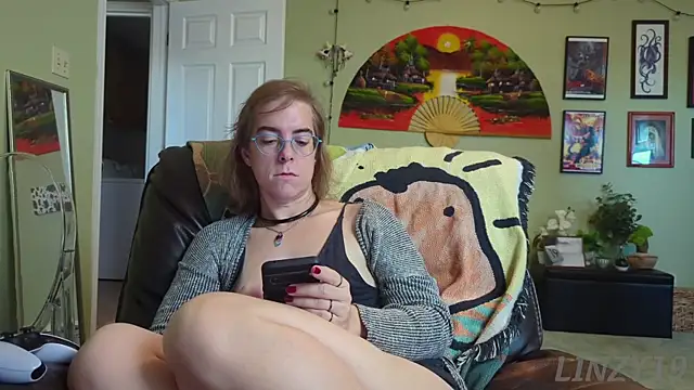 Linzy 19 online show from 09-25-25, 02:21