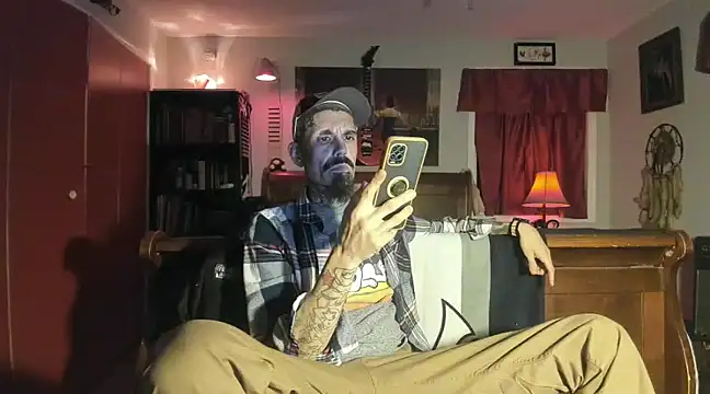 Snapshot of RoosterWabbit chatting on 01-15-25, 06:54 RoosterWabbit online show from 01-15-25, 06:54