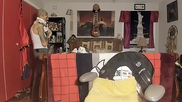 Snapshot of RoosterWabbit chatting on 02-27-25, 10:53 RoosterWabbit online show from 02-27-25, 10:53