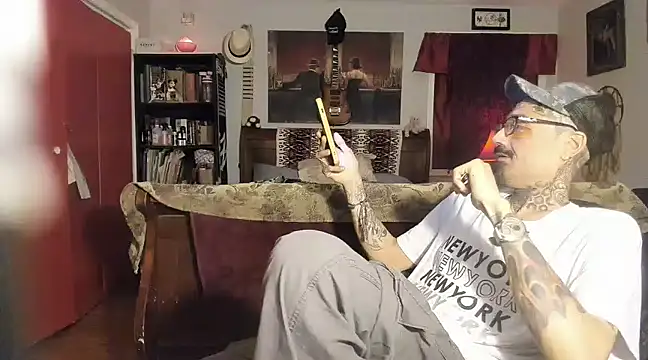 Snapshot of RoosterWabbit chatting on 03-17-25, 05:12 RoosterWabbit online show from 03-17-25, 05:12