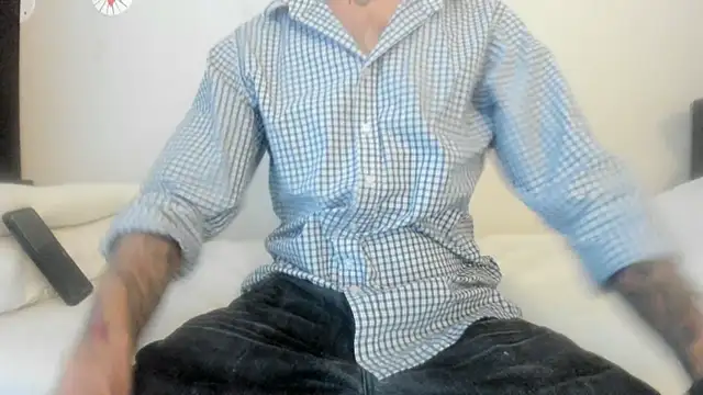 Snapshot of RoosterWabbit chatting on 11-05-25, 06:52 RoosterWabbit online show from 11-05-25, 06:52