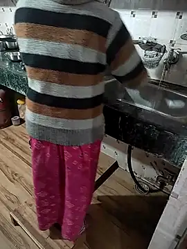 COUPLLE VILLAGE online show from 02-14-25, 06:34