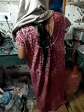 COUPLLE VILLAGE online show from 03-15-25, 07:20