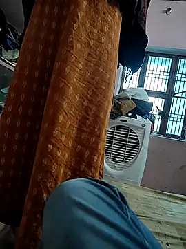 COUPLLE VILLAGE online show from 11-18-25, 03:12