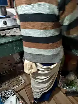 COUPLLE VILLAGE online show from 12-19-25, 03:24