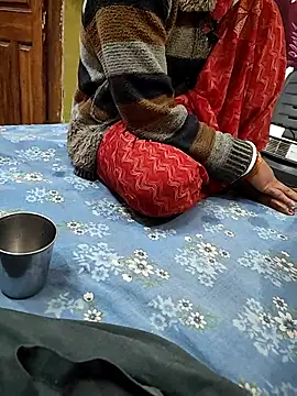 COUPLLE VILLAGE online show from 02-11-26, 04:28