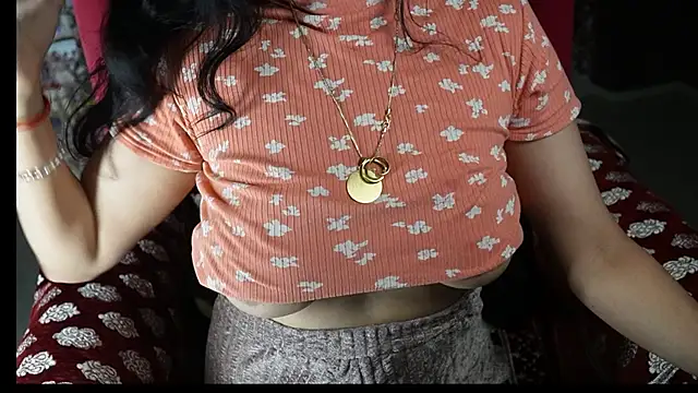 Snapshot of -AyeshaSinghania- chatting on 03-04-25, 09:07 -AyeshaSinghania- online show from 03-04-25, 09:07